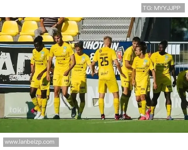 全球足球风云再起 新兴球队崛起与传统强队的对决引发热议 全球足球风云再起 新兴球队崛起与传统强队的对决引发热议