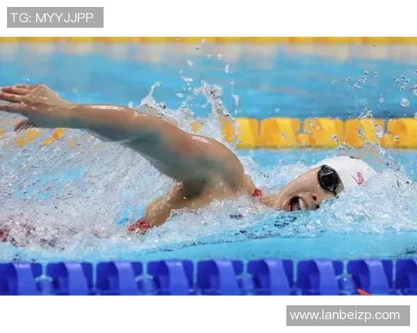 蝶泳训练全攻略：提升技术与体能的系统化训练方案