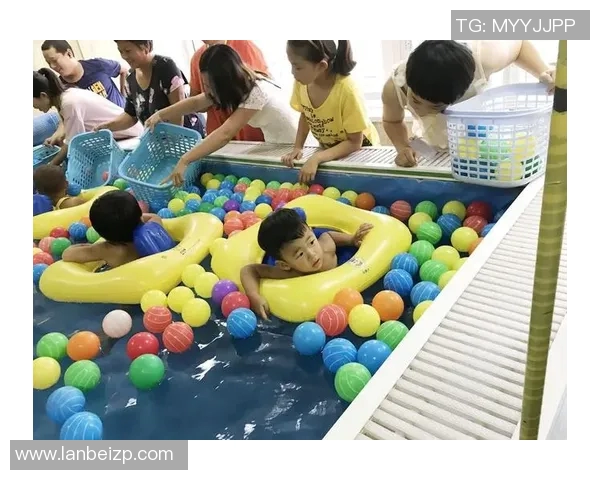 游泳比赛精彩瞬间回顾：速度与力量的完美碰撞，谁将问鼎冠军宝座