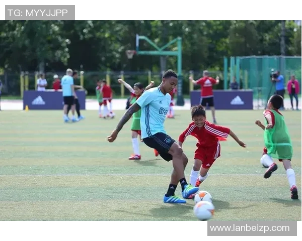 荷兰足球甲级联赛历史与发展趋势分析:从辉煌到挑战的演变之路 荷兰足球甲级联赛历史与发展趋势分析:从辉煌到挑战的演变之路